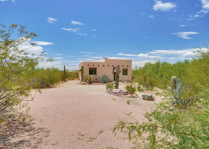 Vakantiehuis Chic Casita W/ Deck & Panoramic Views! Tucson
