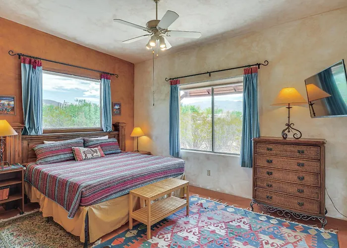 Vakantiehuis Chic Casita W/ Deck & Panoramic Views! *